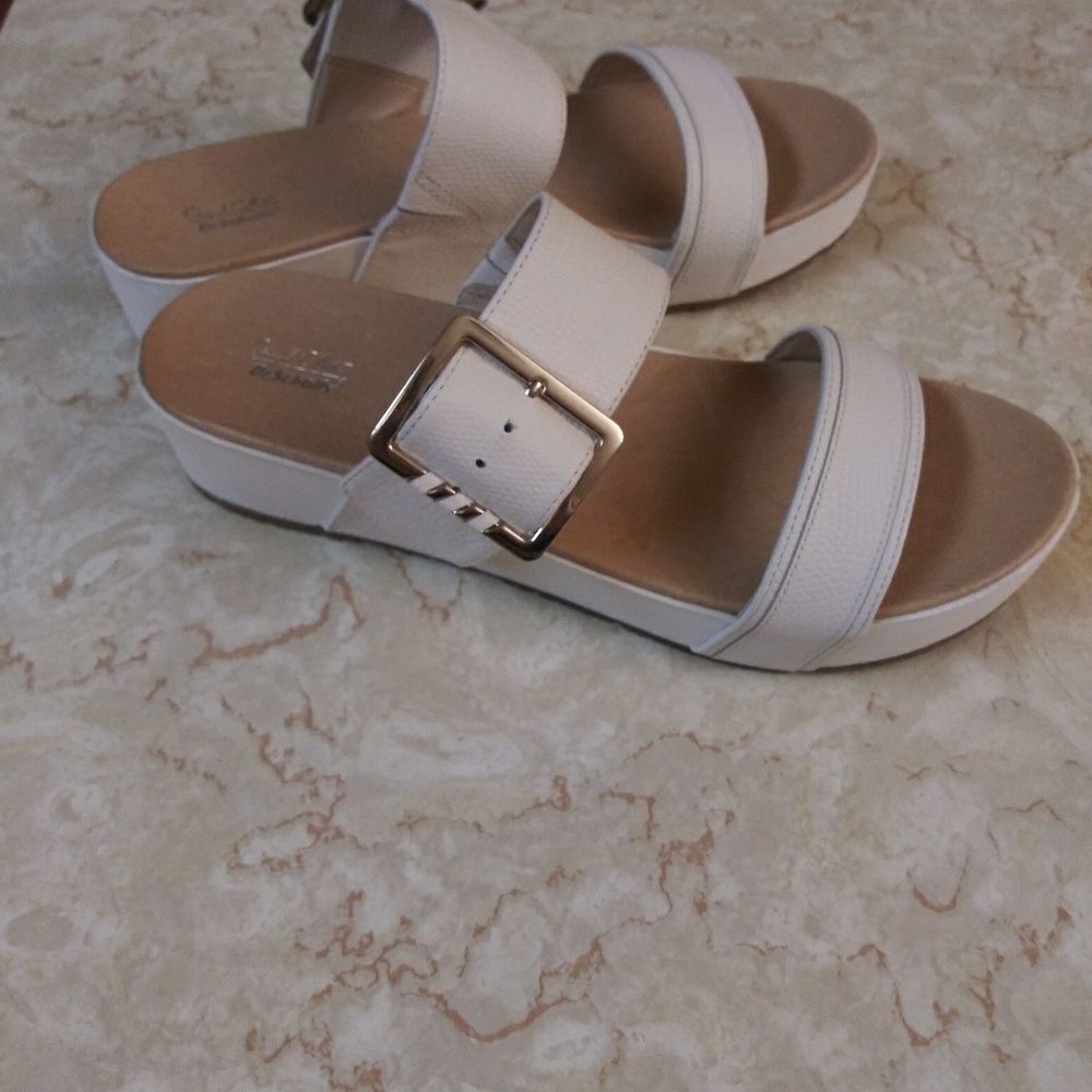 Sandals - Picture 2 of 4